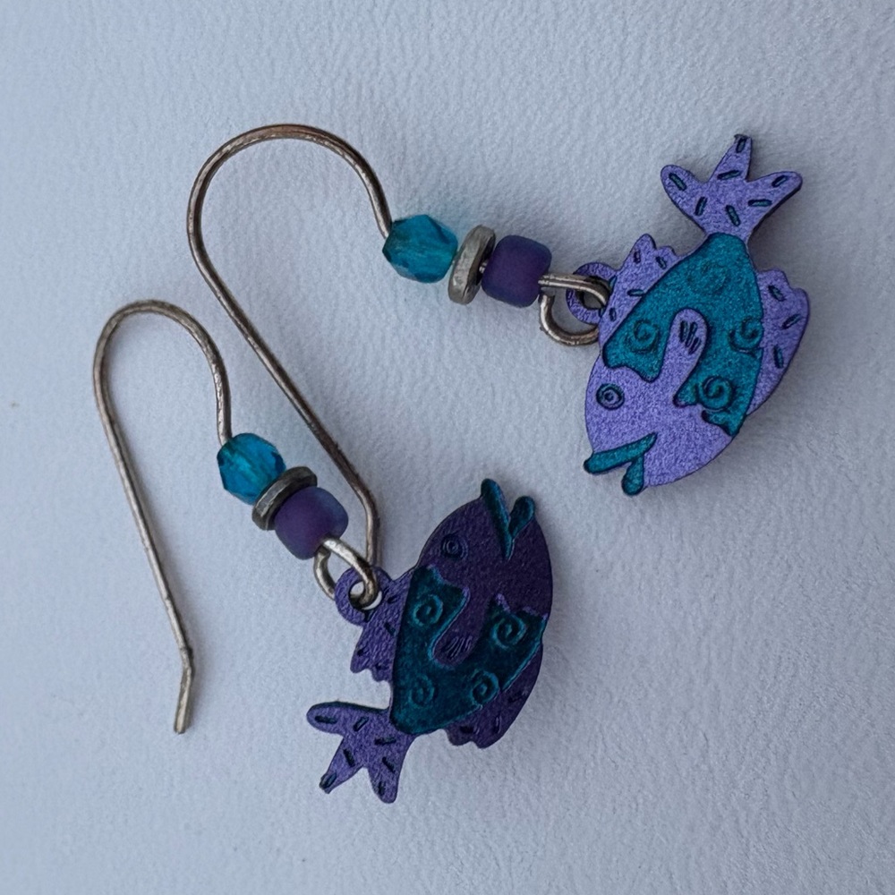Oilslick iridescent handmade earrings fish dainty one of a kind blue purple - Picture 8 of 8